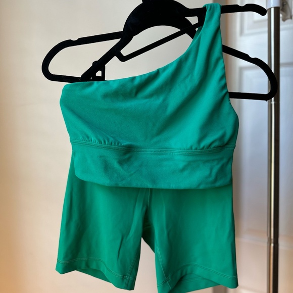 Lululemon Set – Green Top & High-Rise Shorts - Picture 1 of 6